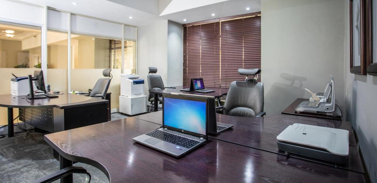 Southern Sun Ridgeway Lusaka Bagian luar foto